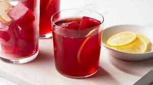 🍇🌺 Warm Berry Hibiscus Tea – A Sweet, Tangy, and Refreshing Beverage