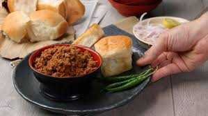 KEEMA PAV STUFFED STROMBOLI – STREET FOOD SPICE WRAPPED IN A CHEESY CRUST