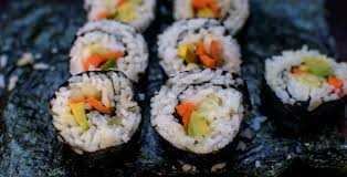 SUSHI CHAAT – WHEN JAPANESE MINIMALISM MEETS INDIAN MASALA MADNESS